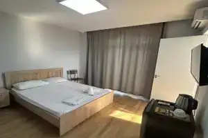 Three Lion Hotel, Batumi