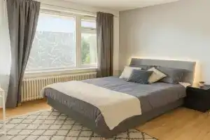 Central - Deluxe Queen Bedroom in Majorstuen Bogstadveien Shopping, Oslo