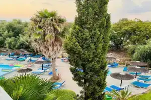 Harbour Haven 2 BR Gem steps fm sand and shops Apartments, Paphos
