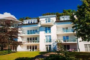 Pirate's nest in the forest castle Guest house, Ostseebad Sellin