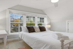 Cozy Carriage House - Clarendon Getaway, Arlington