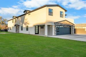 Brand new, beautiful home in the heart of Guest house, Phoenix
