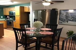 4 Bedroom Vacation House With Pikes Peak view Pet-friendly, Aurora