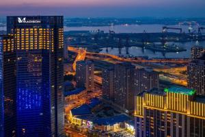 Dalian Zhongshan Square Seaview Meilun Hotel, Dalian