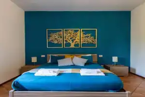 Golden Tree - Castelletto Ticino - Private Garage - WiFi Apartments, Castelletto sopra Ticino