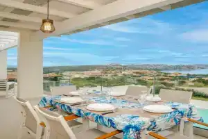 Smeraldo Apartment, Palau