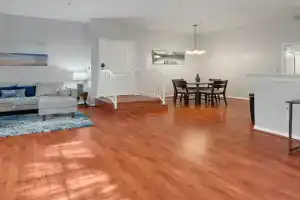 Urban retreat- Quiet comfy 1 bedroom condo near LAX, Los Angeles