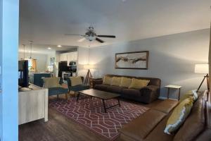 2BR Townhome in Private Convenient Spacious Apartments, Valdosta