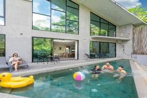 Villa Cedrix - Contemporary Pool Villa Triplex with Mountain View, Bang Tao