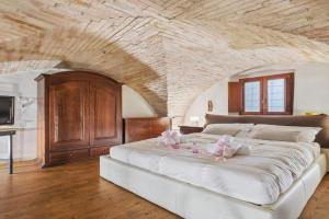GuestHost - Cozy Apartment in the Heart of, Assisi