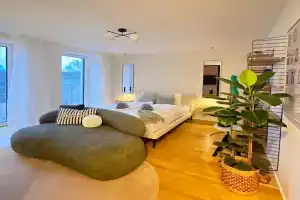 Modernes City Apartment inkl Garage und Balkon, Linz