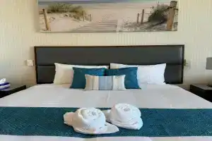 Privately Owned Hotel Room in Oaks Hotel, Gold Coast