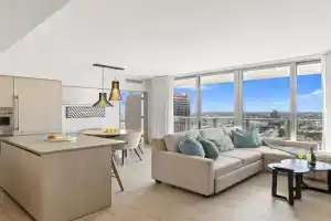 Spectacular 3br and 2ba in Hyde Beach House, Hollywood