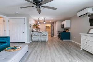 Noles Grotto Apartments, Tallahassee