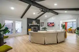 Plano Elegance Retreat with 4 Bedrooms, Plano