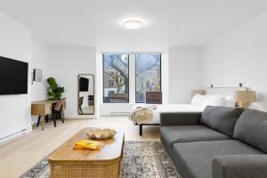 Le Mistral Modern Studios, Laval