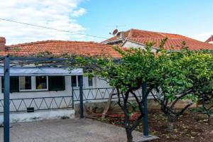House Frane, Supetar