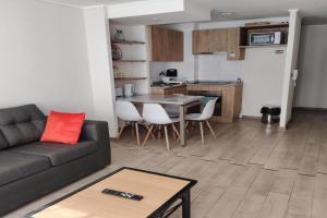 Experiencia única en nuestro espacioso y luminoso departamento Apartments, Santiago