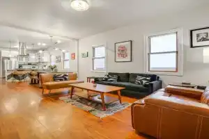 Heart of Pet-Friendly Bungalow with Yard! Guest house, Seattle