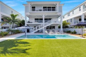 Sea Watch Guest house, Marathon