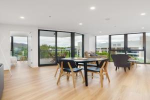 Sunny Retreat with Balcony in CBD - Hosted by Canstay Apartments, Canberra