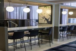 Modern Studio • Gym • Pool Table • Free Parking, Baltimore