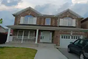 House near Toronto Pearson Airport, Brampton