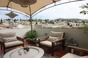 Terraza a los pies de la Alhambra Guest house, Granada