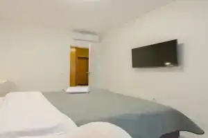 19-96v in RC Kvartet , Vasyl Lypkivskyi 16V,Petrovdom Apartments, Kiev