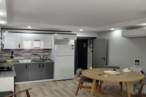 Central, Gated Residential Complex, 100mbps WiFi Apartments, Antalya