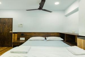 CozyKey Rooms Bandra, Mumbai