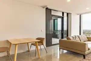 Stylish 1B with View n Parking Next to Westfield Apartments, Sydney
