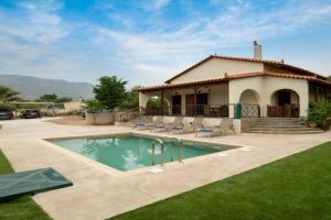 Villa Olivia, Korinthos