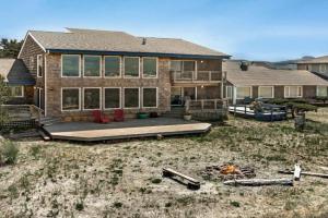Fantastic Beach View! Oregon Escape with Game Room, Seaside