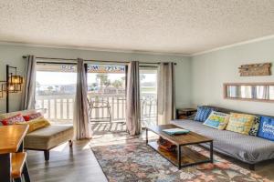 Steps to Water! Beachfront Condo Apartments, Corpus Christi