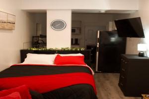 Studio - Cozy Downtown Hideaway, Sudbury