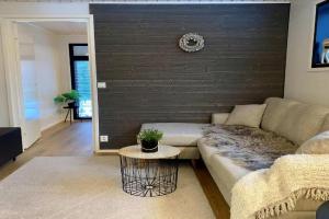 Villa Anilia, Syapte