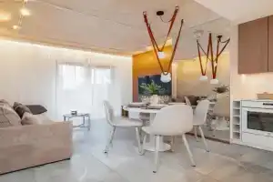 Elegant Apartment with Parking & AC by Noclegi Renters, Katowice