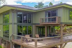 Watia View, Smoky Mountain Views, Hot Tub, Modern Design Guest house, Bryson City
