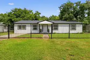 Stylish and Cozy 4BR Home in, Sleeps 9 Guest house, Houston