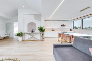 Beautiful new rooftop Loft -15 min to Octoberfest Apartments, Munchen
