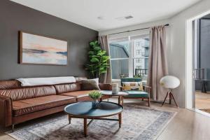 Luxury Downtown Property With a Pool Apartments, Birmingham
