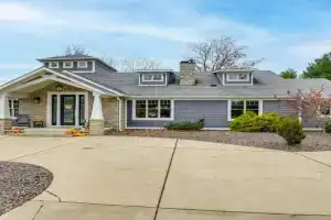 Great for Groups Home 3 Mi to Dtwn! Guest house, Springfield