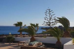 Apartment Schöne Wohnung in mit Grill- Garten und Terrasse und Neben dem Str by Interhome, Playa Blanca