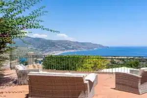 Holiday Home Villa Valencia by Interhome, Taormina