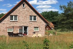 Holiday Home Haus Hartriegel im Bispinger Heidezauber by Interhome, Bispingen