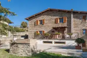 Holiday Home Fichtenhaus mit Schwimmbad zwischen Florenz und by Interhome, Pratovecchio