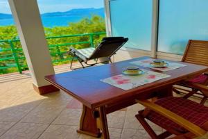 Apartment SeaSide mit Blick auf das Wasser by Interhome, Komarna
