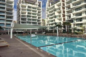Luxury garden suite with pool view Apart-hotel, Eilat
