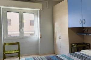 HOST4U - In Centro a con Balcone - Casa Margherita, Imperia